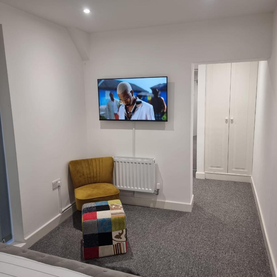 Classic 2 Bed Apartment In Oldkent Road ロンドン エクステリア 写真