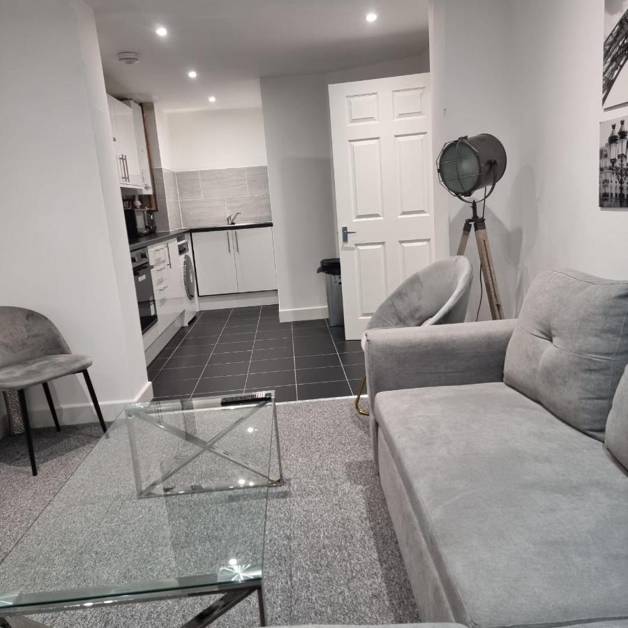 Classic 2 Bed Apartment In Oldkent Road ロンドン エクステリア 写真