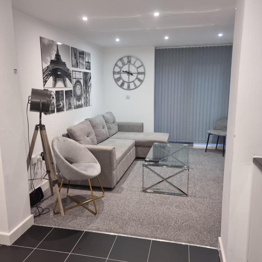 Classic 2 Bed Apartment In Oldkent Road ロンドン エクステリア 写真