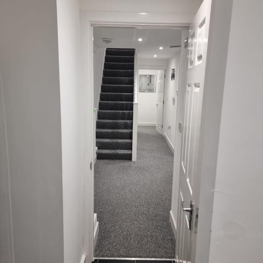 Classic 2 Bed Apartment In Oldkent Road ロンドン エクステリア 写真