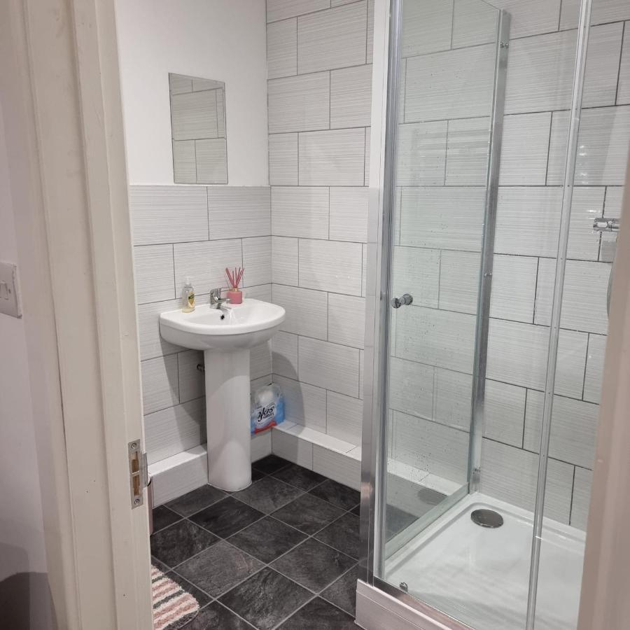 Classic 2 Bed Apartment In Oldkent Road ロンドン エクステリア 写真
