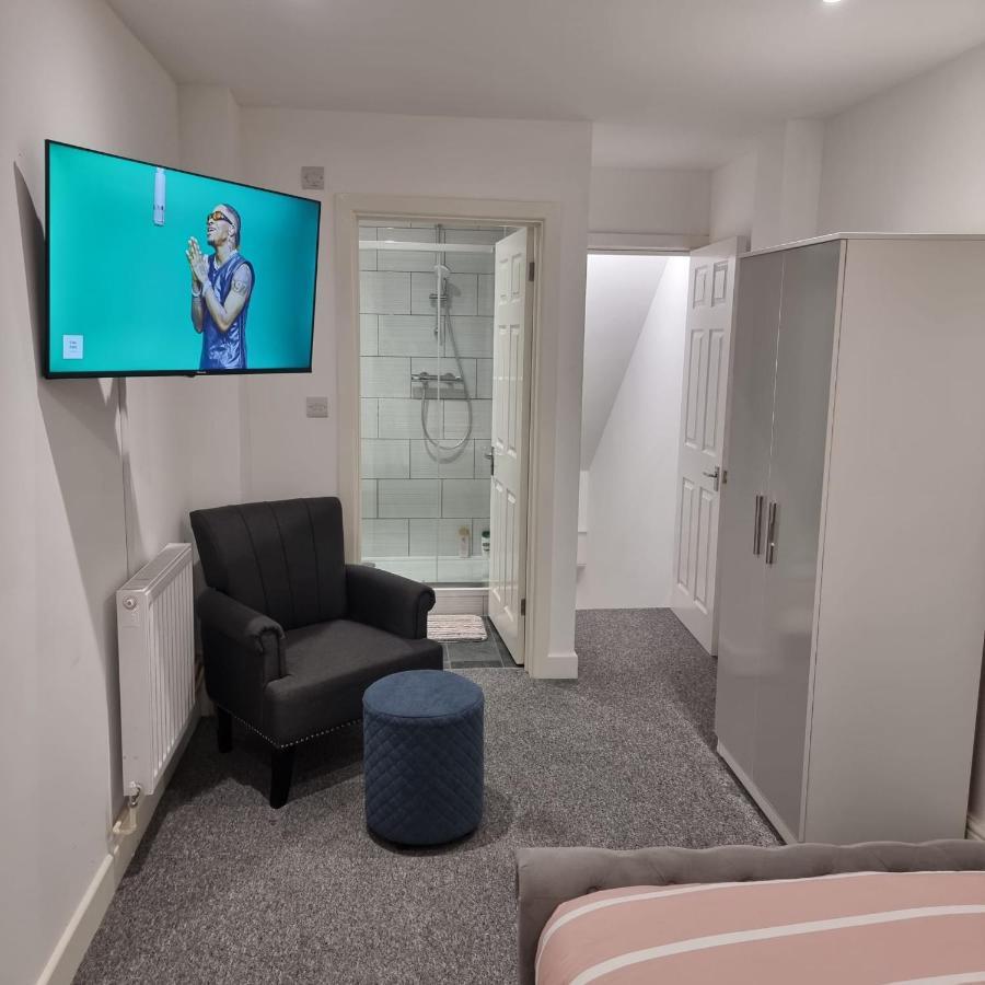 Classic 2 Bed Apartment In Oldkent Road ロンドン エクステリア 写真